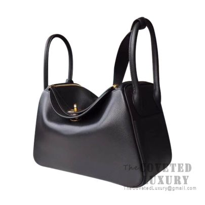 Meet the new arrival Lindy bag size 30 in Noir color. Go get yours now,  this piece will make your outfit look more gorgeous and…
